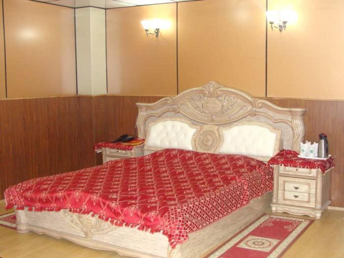 Hotel Crystal Palace Dhanaulti Exterior foto